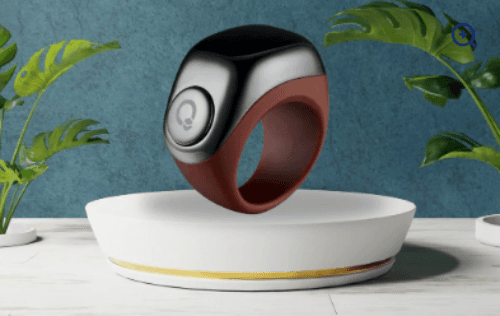 Smart digital Zikr ring with LED display showing prayer count, designed for Islamic worship and dhikr practices.